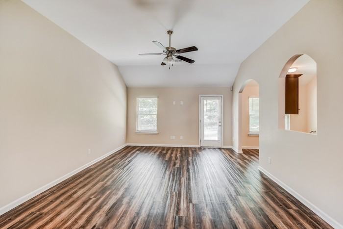 6245 Anne Dr - Photo 4 of 12