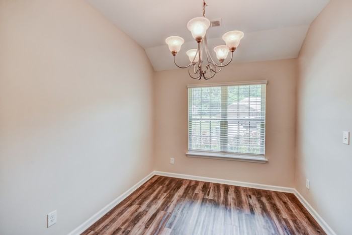 6245 Anne Dr - Photo 5 of 12