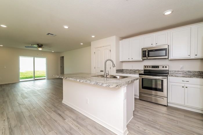 221 Linda Ln - Photo 4 of 12