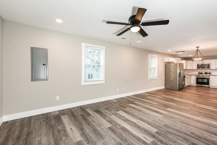 141 Nathan Rd Sw - Photo 2 of 15