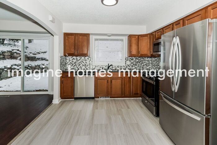 10337 Morris Rd - Photo 6 of 19