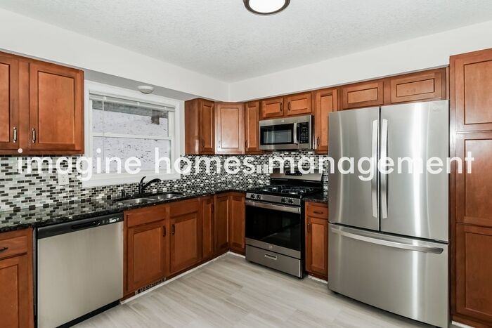 10337 Morris Rd - Photo 7 of 19