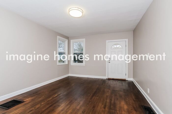 4306 Duneden Ave - Photo 4 of 18