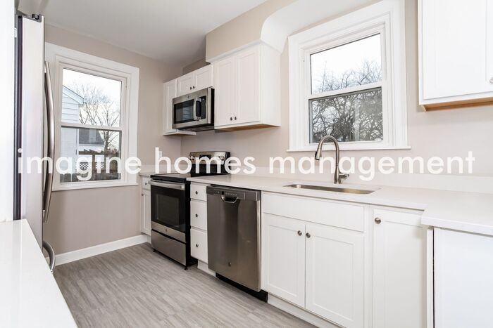 4306 Duneden Ave - Photo 7 of 18