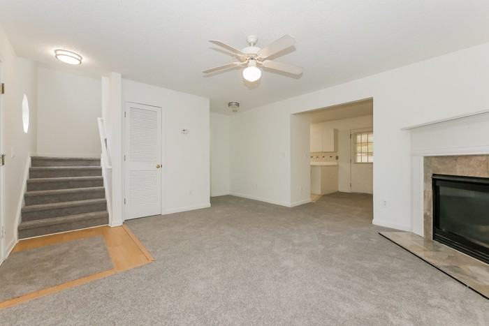 221 Coral Cir - Photo 4 of 15