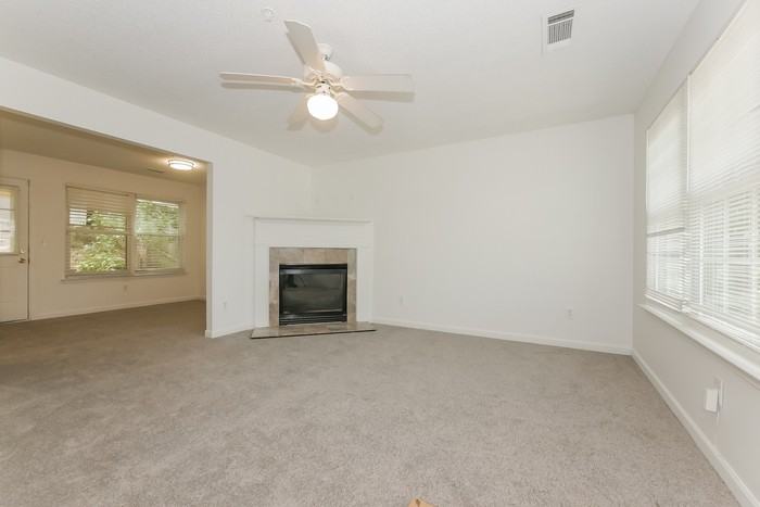 221 Coral Cir - Photo 5 of 15