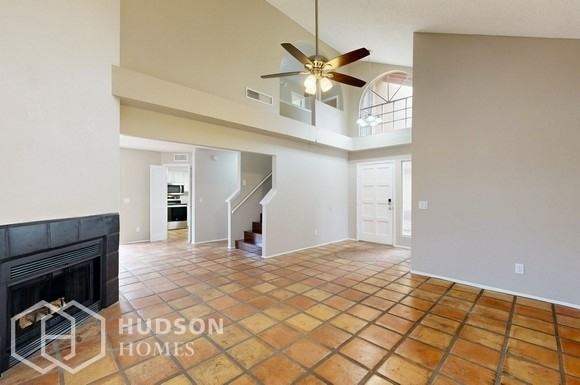 449 E Utopia Rd - Photo 5 of 41