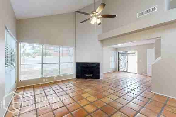 449 E Utopia Rd - Photo 6 of 41