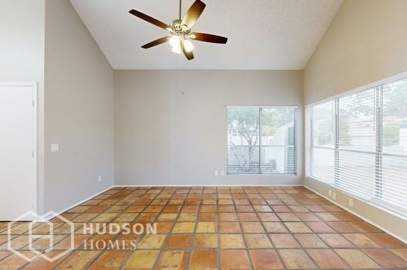 449 E Utopia Rd - Photo 7 of 41