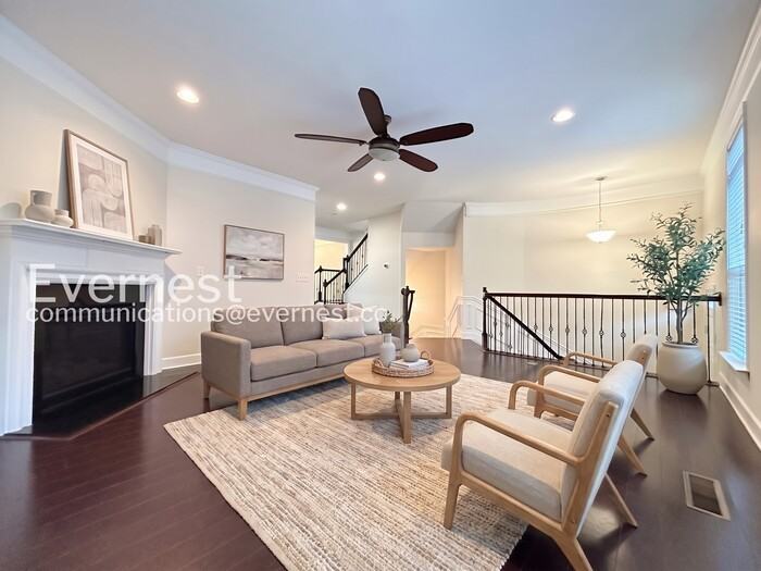 2544 Sibley Dr Ne - Photo 3 of 24