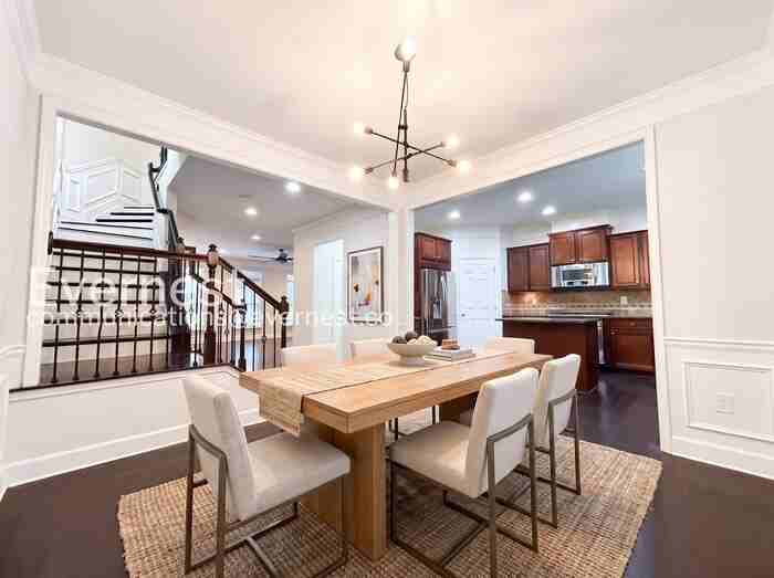 2544 Sibley Dr Ne - Photo 4 of 24