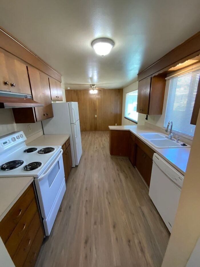 1432 Alameda Ave - Photo 3 of 11