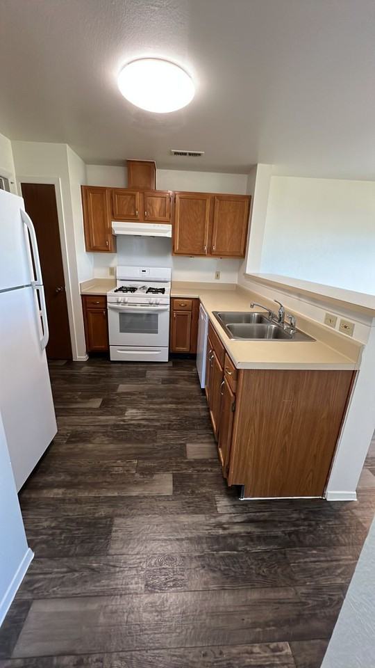 1172 Beadle Ct - Photo 4 of 7