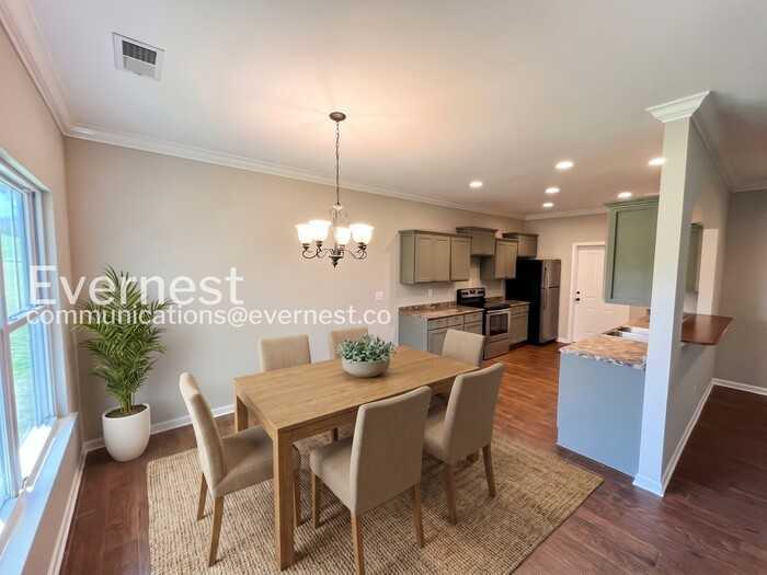 2609 Vista Ln - Photo 4 of 20