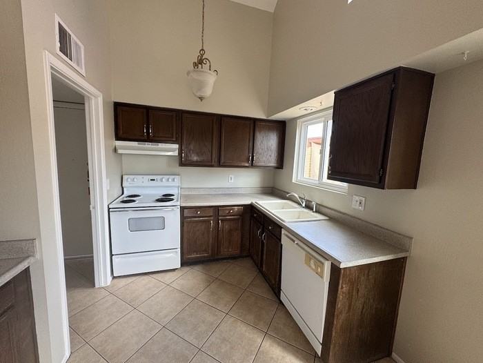 3517 W Vogel Ave - Photo 3 of 15
