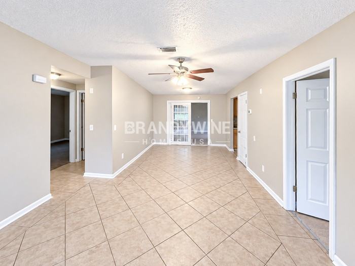 7556 Collins Ct - Photo 5 of 24