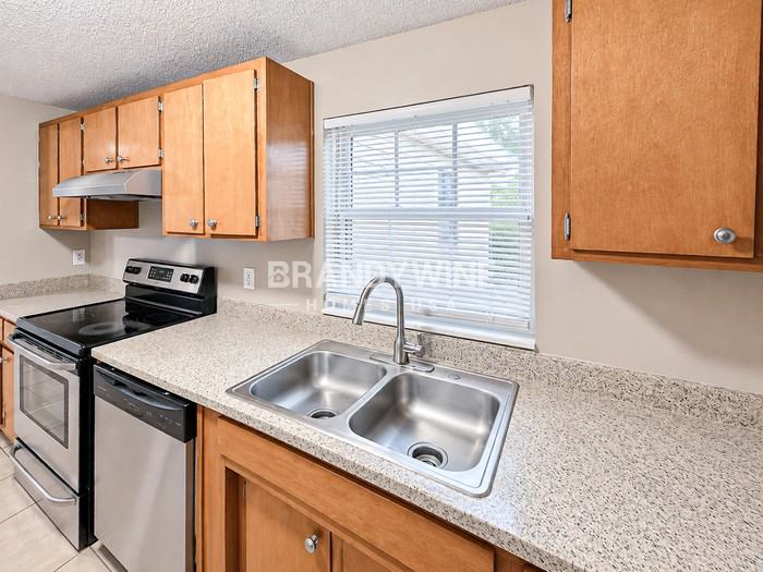 7556 Collins Ct - Photo 7 of 24