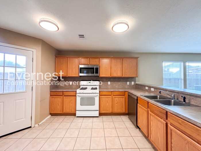 9623 Siano Pines Dr - Photo 6 of 26