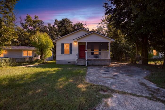 8290 Louisiana Ave - Photo 2 of 25