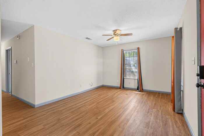 8290 Louisiana Ave - Photo 6 of 25