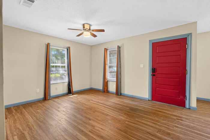8290 Louisiana Ave - Photo 7 of 25