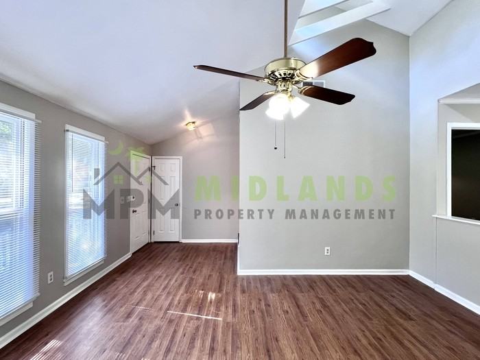213 London Pride Rd - Photo 6 of 48