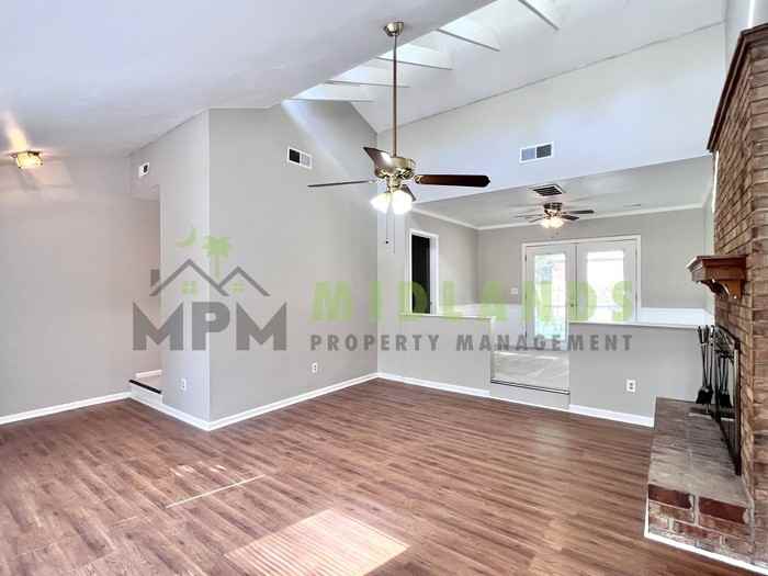 213 London Pride Rd - Photo 7 of 48