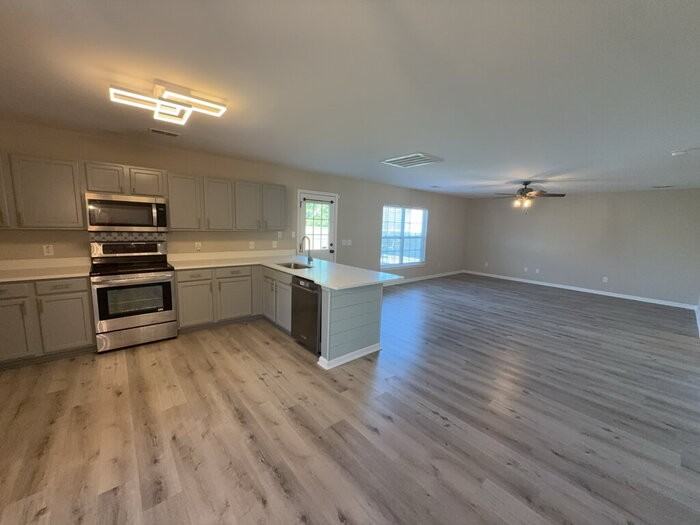 1068 Friartuck Trl - Photo 6 of 27