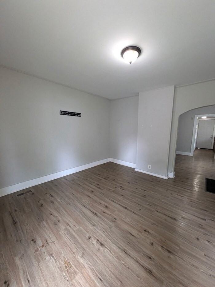 536 Ne Grattan St - Photo 2 of 7