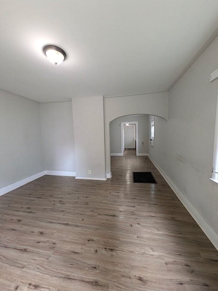536 Ne Grattan St - Photo 3 of 7