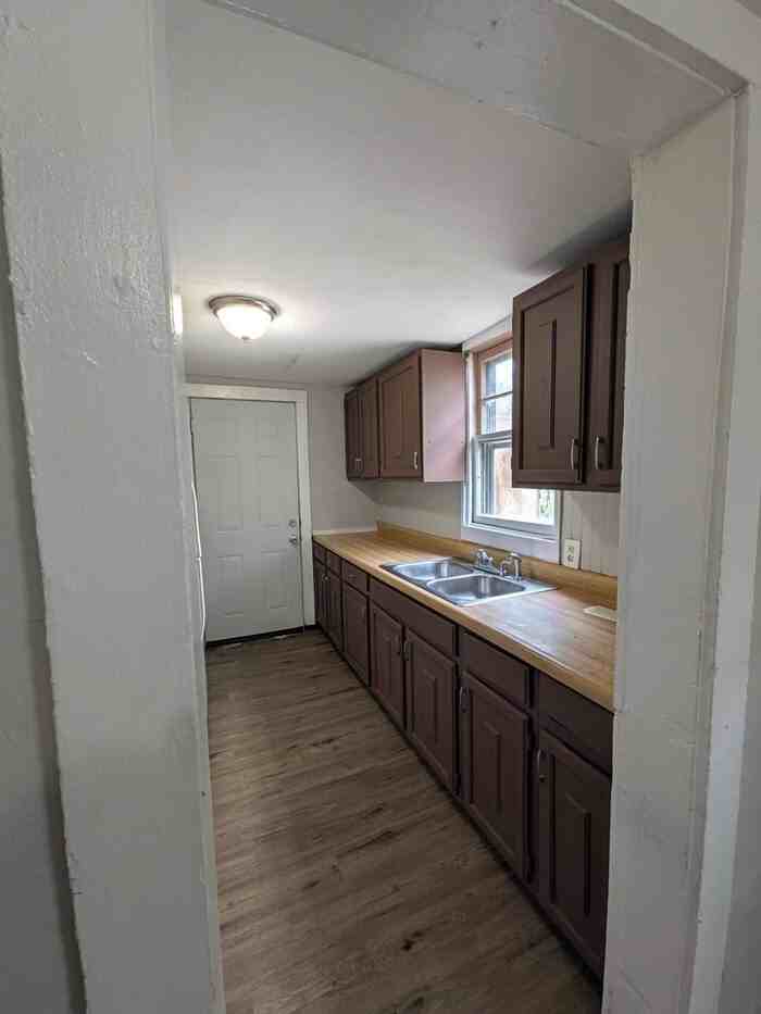 536 Ne Grattan St - Photo 4 of 7