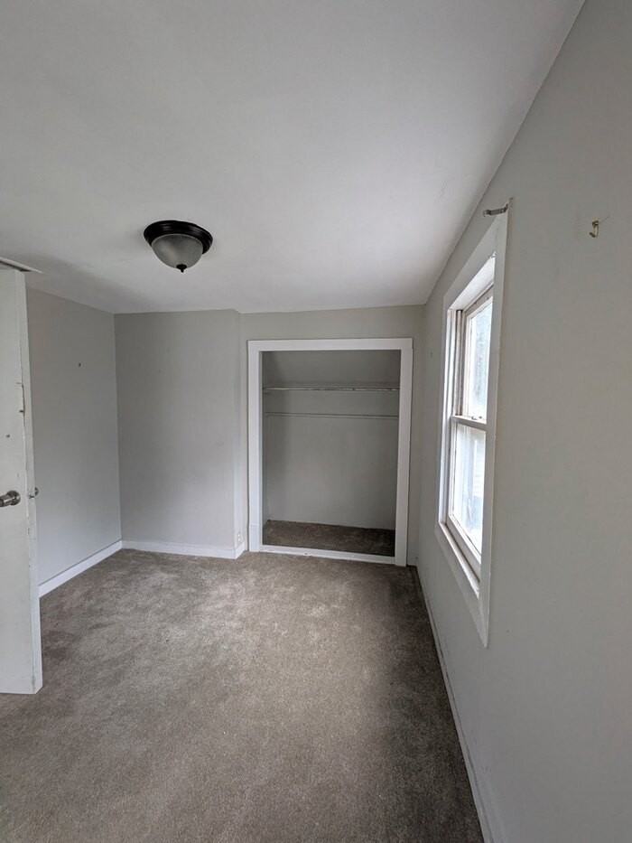 536 Ne Grattan St - Photo 5 of 7