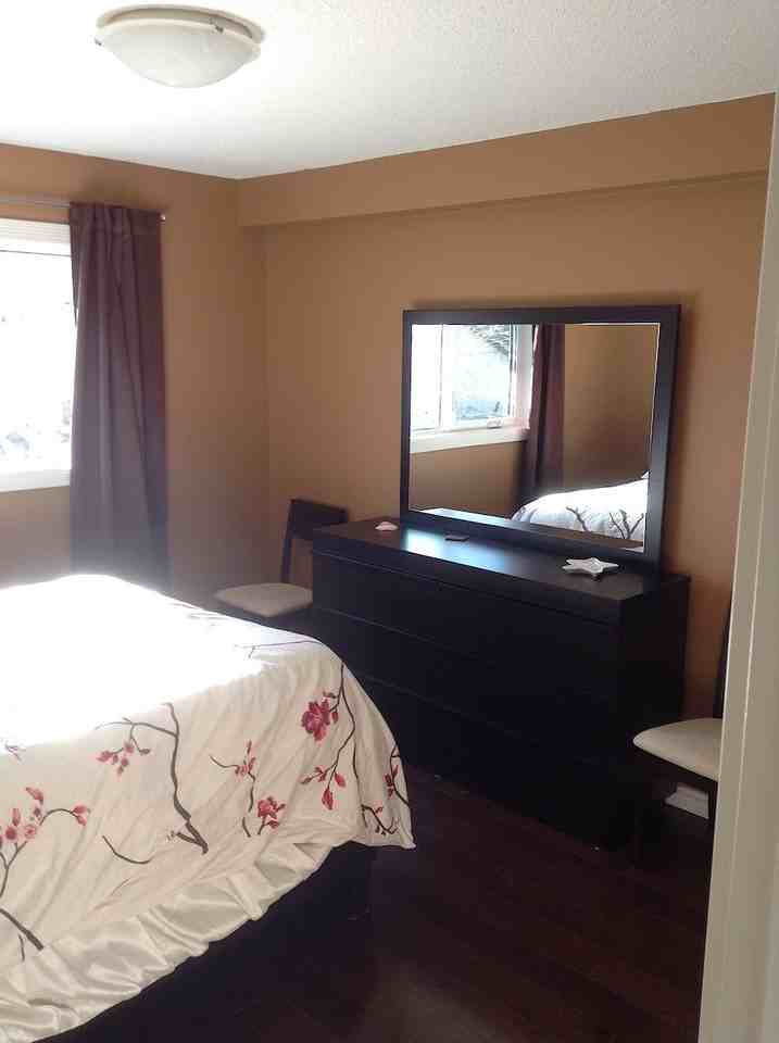 10710 - 10710 84 Avenue Northwest - Photo 3 of 13