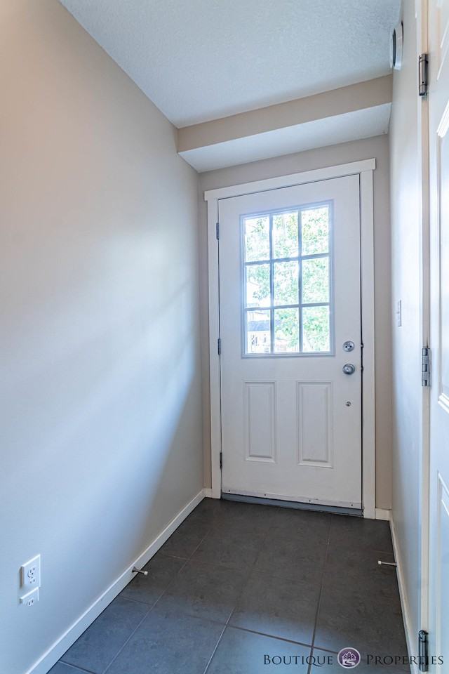 172 Evansview Gdns Nw - Photo 3 of 26