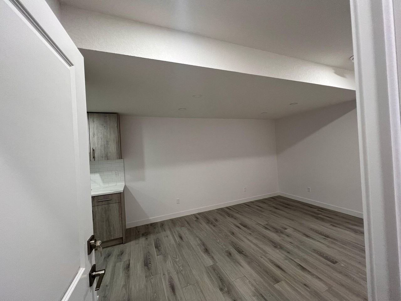 495 Tekarra Dr Nw - Photo 3 of 12