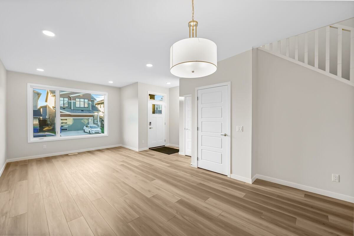 2006 Cobblebrook Cres Sw - Photo 2 of 20
