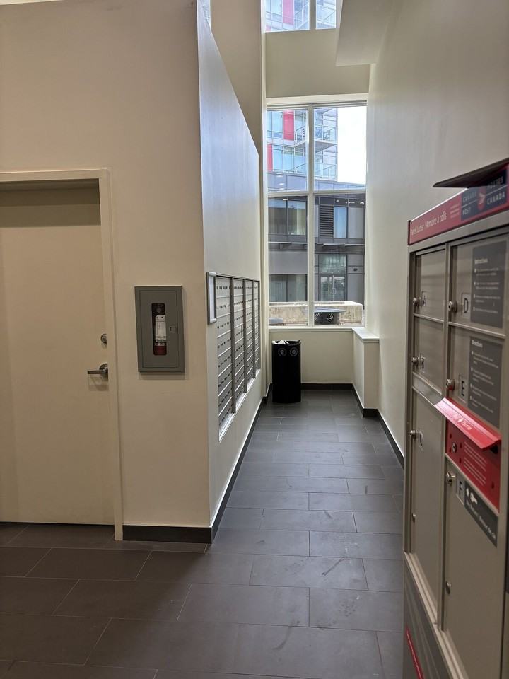 30 - 30 Brentwood Common Northwest - Photo 6 of 16