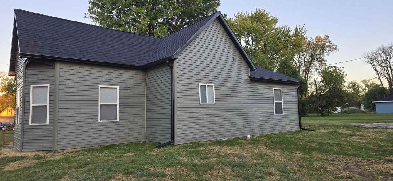518 E Spruce St #NA - Photo 2 of 32