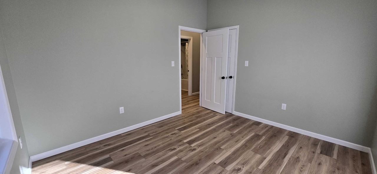 518 E Spruce St #NA - Photo 7 of 32