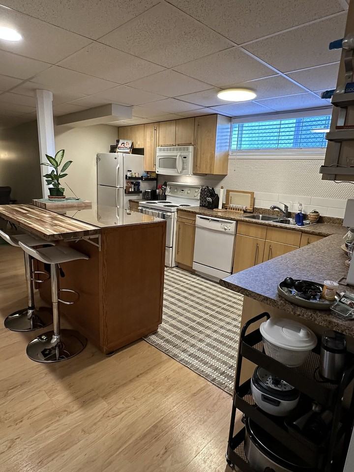 12929 128 St Nw - Photo 3 of 10