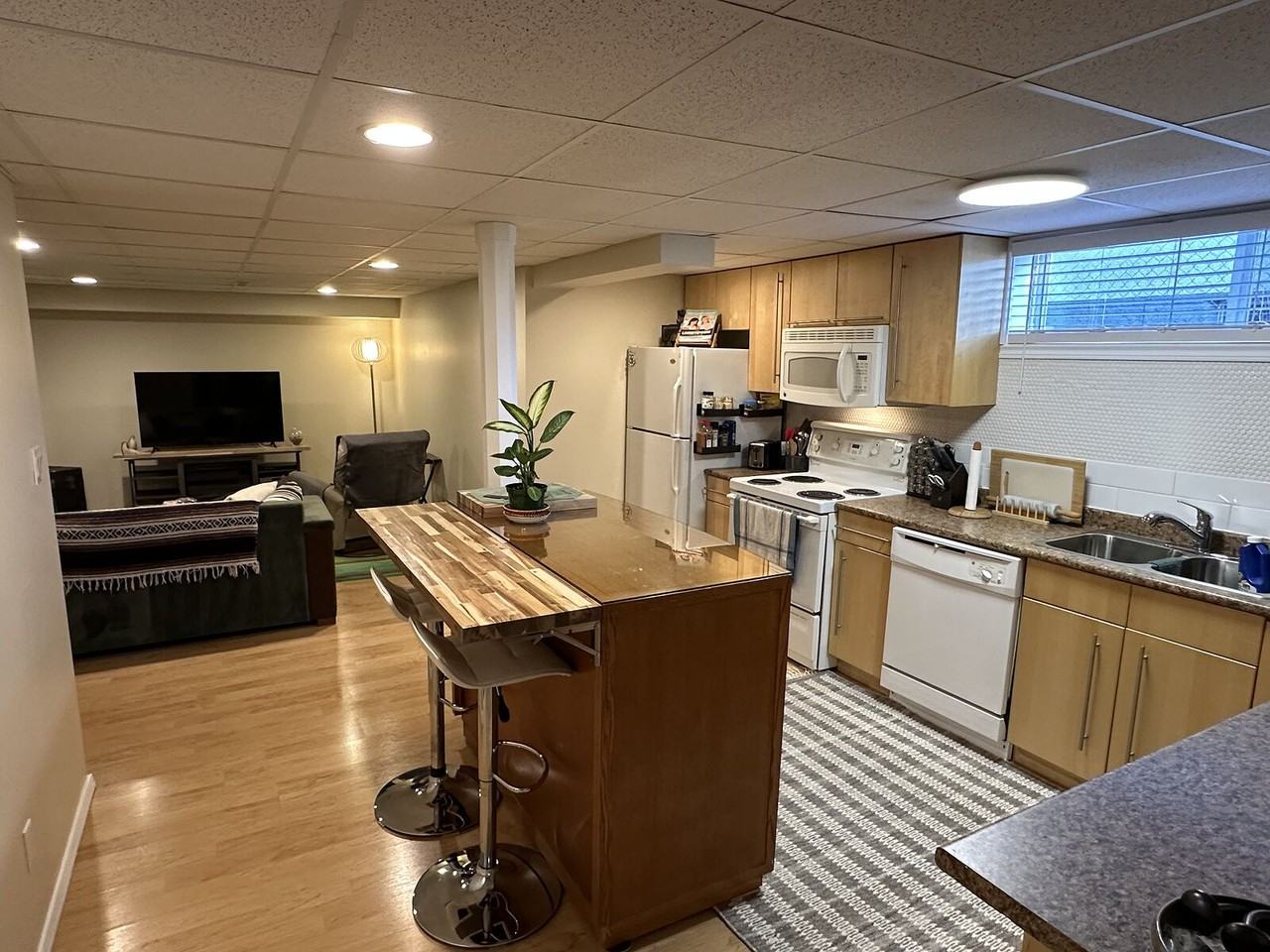 12929 128 St Nw - Photo 4 of 10