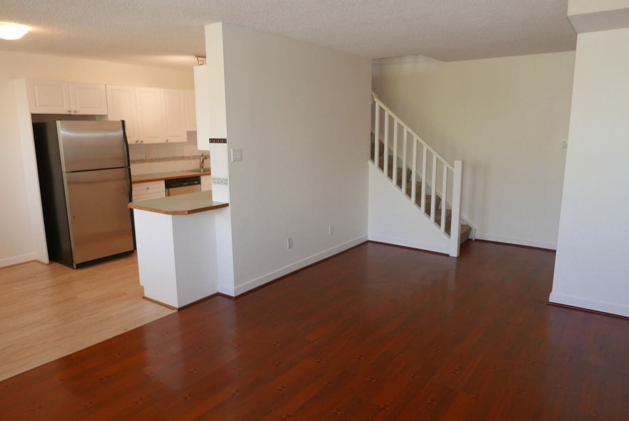 607 - 607 69 Ave Sw - Photo 4 of 17