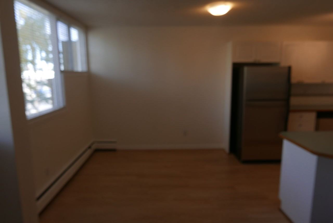 607 - 607 69 Ave Sw - Photo 5 of 17