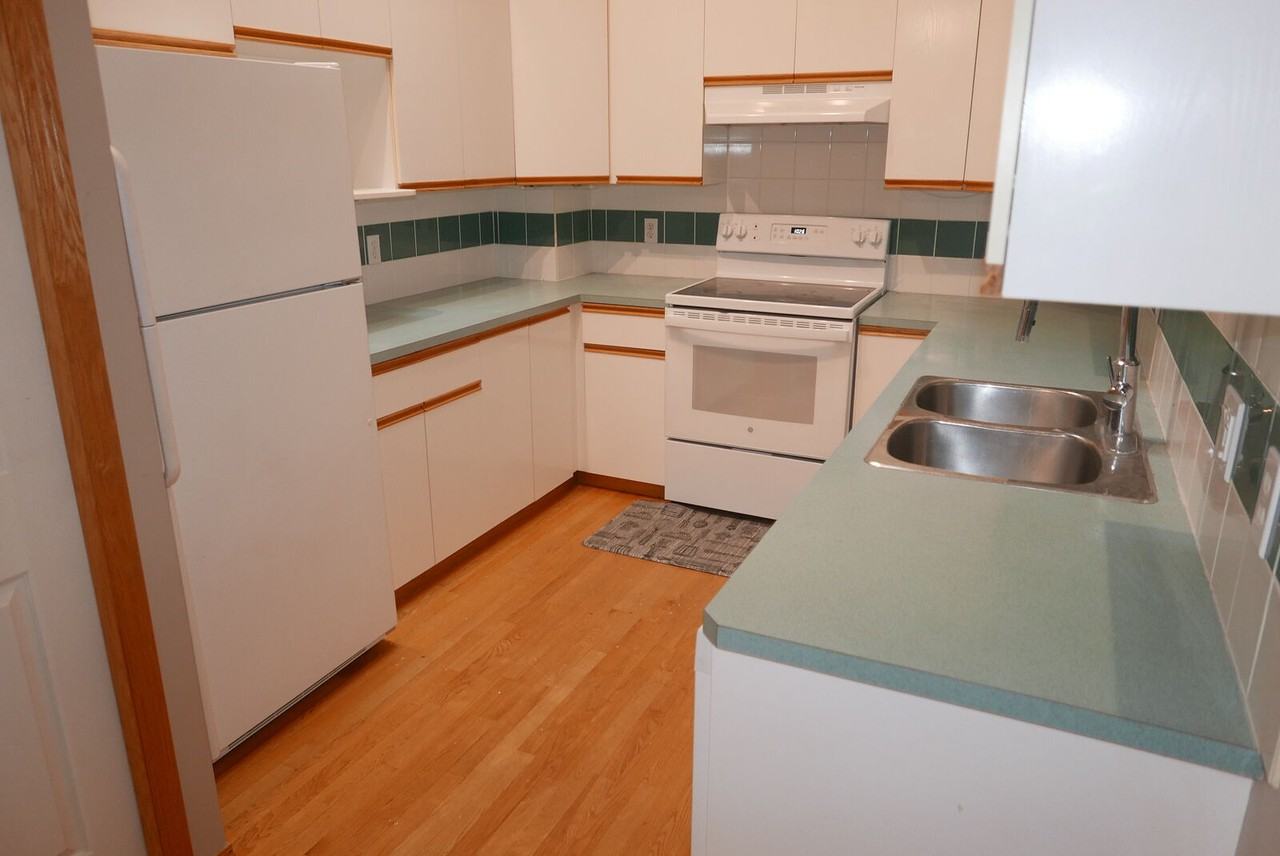 28 Harvest Oak Green Ne - Photo 3 of 32