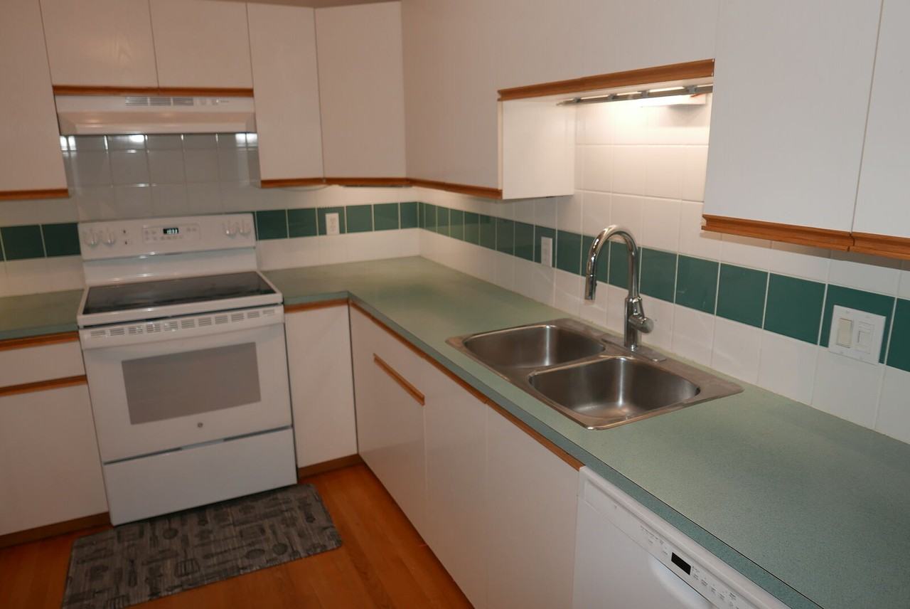 28 Harvest Oak Green Ne - Photo 5 of 32