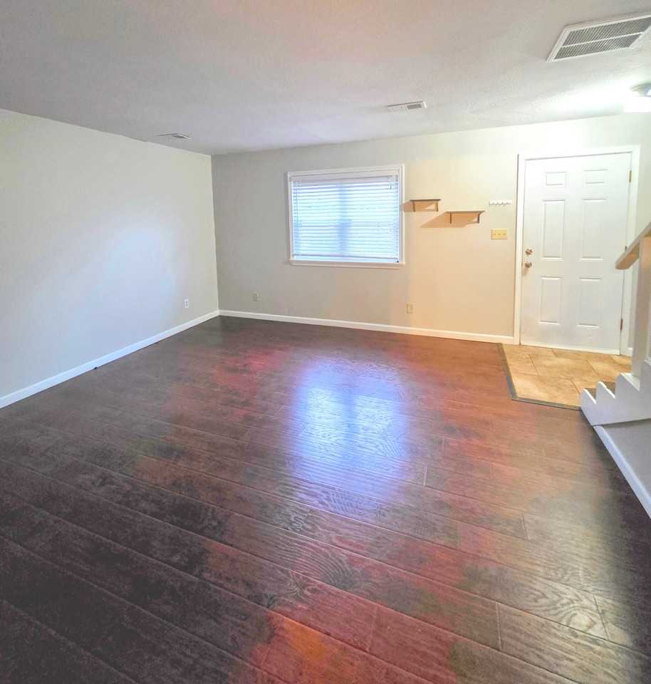 216 S Patricia St #NA - Photo 3 of 15