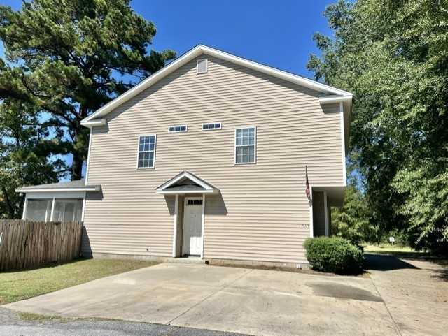 1511 Bridgewood Dr #A - Photo 2 of 25
