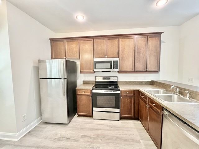 1511 Bridgewood Dr #A - Photo 5 of 25