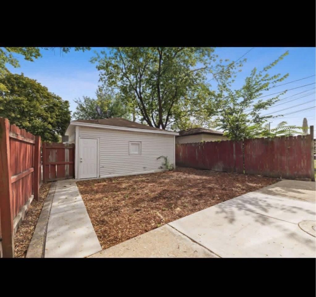 1841 N Luna Ave #BS - Photo 2 of 14