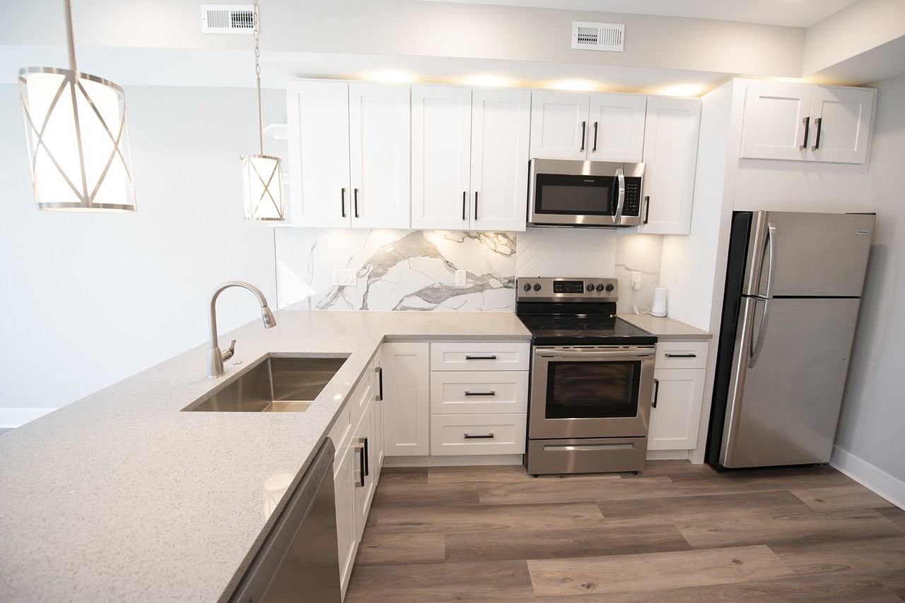 2835 W Oxford St #2 - Photo 2 of 14